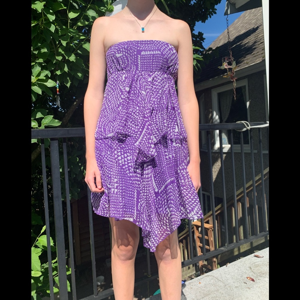 BCBG dress max azria sz M chiffon tiered